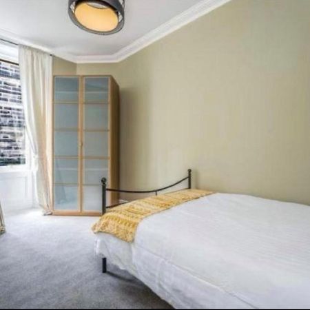 Spacious & Comfortable 3 Bedroom Apartment - Near City Centre - Free Parking Available - Sleeps Up To 5 Guests Edinburgh Bagian luar foto
