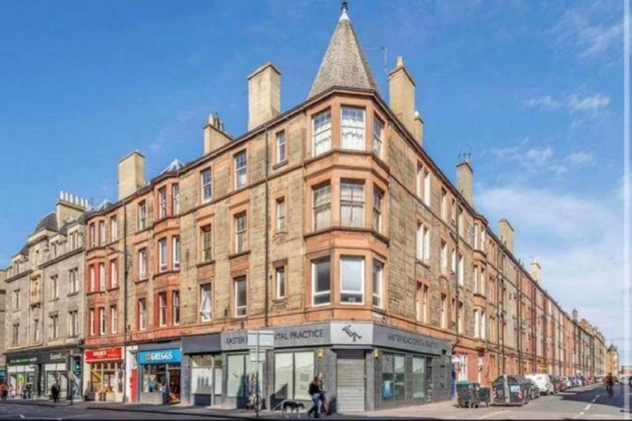 Spacious & Comfortable 3 Bedroom Apartment - Near City Centre - Free Parking Available - Sleeps Up To 5 Guests Edinburgh Bagian luar foto