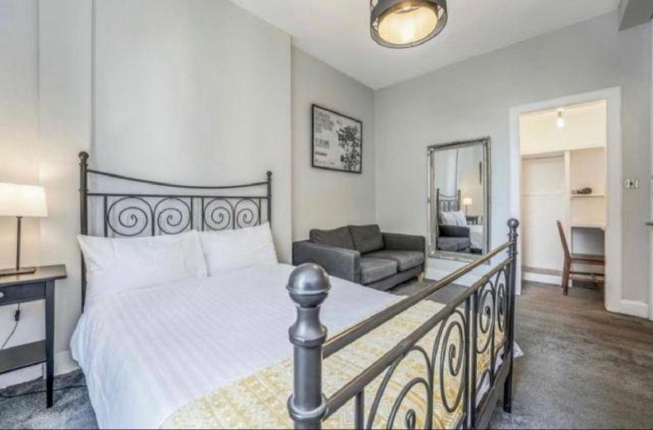 Spacious & Comfortable 3 Bedroom Apartment - Near City Centre - Free Parking Available - Sleeps Up To 5 Guests Edinburgh Bagian luar foto